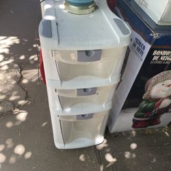 Storage drawer