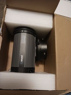 2 Neewer Strobes  (with remote and receiver)