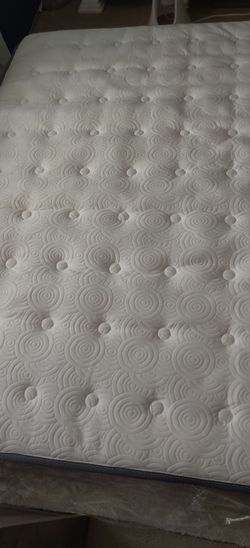 Full size Mattress, 10" height