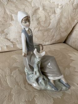 Mint Lladro Shepherdess with Dove Glossy Porcelain. Was $290. Now $120. 