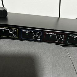 Pro Slogan Wireless Microphones. IV-4031