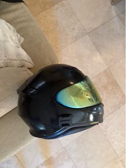 Shoei RF-1200 Size Large comes with clear and mirror visor you see in post