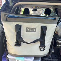 YETI BAG COOLER