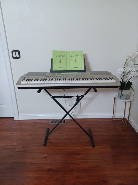 Casio WK 200 Keyboard