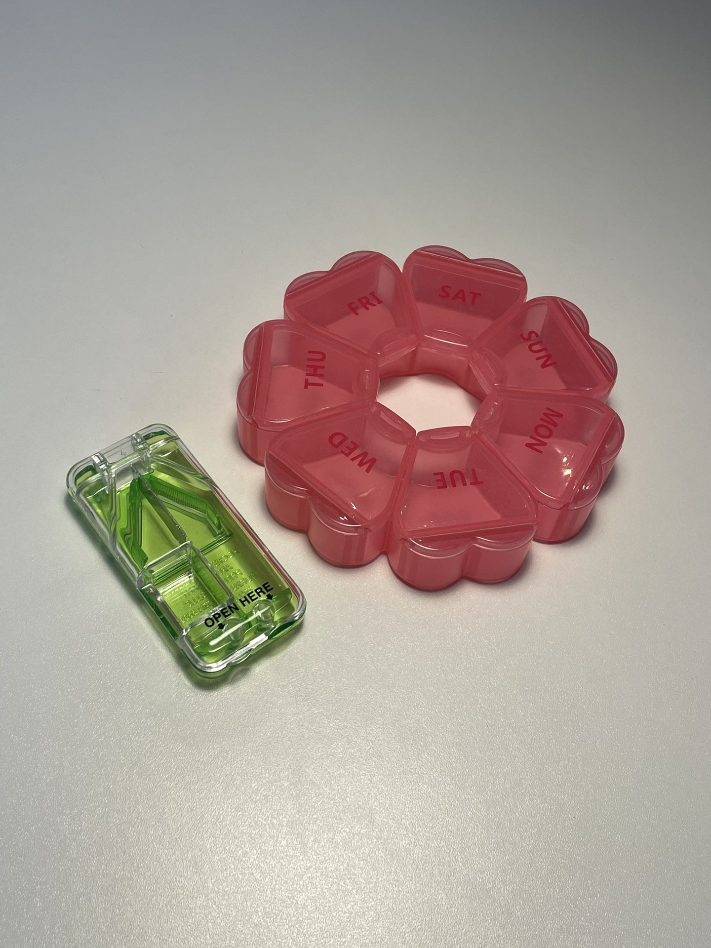 Pill Organizer + Pill cutter