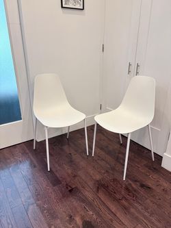 Article Svelti Chairs (pure white) x2