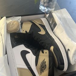 Nike Jordan 1 High  Gold Toe 