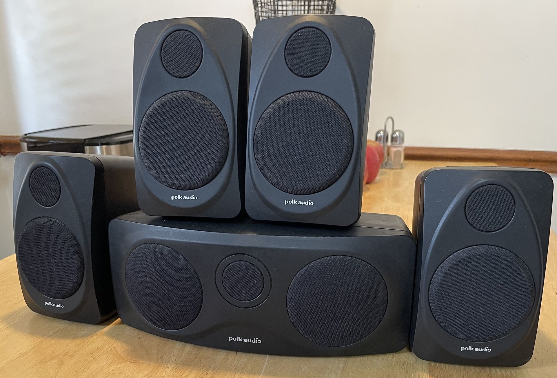 Polk Audio 4 RM1300 Visit > Surround, 1 RM1600.S