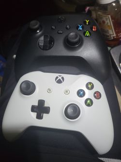 2 non working xbox 1 controllers