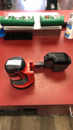 1003 Milwaukee M18 Random Palm Sander W/Dust Bag *Tool Only* (contact info removed)