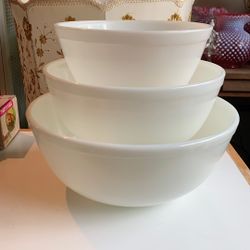 Unmarked Vintage Pyrex Bowls- Vintage White Pyrex bowl Set Of 3