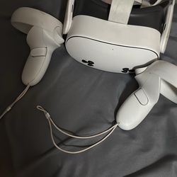 Meta quest 3 works as good as new and xbox series s with 2 controllers but hdmi is messed up