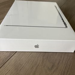 NEW MacBook Air Apple M2 Chip 13.6inch 