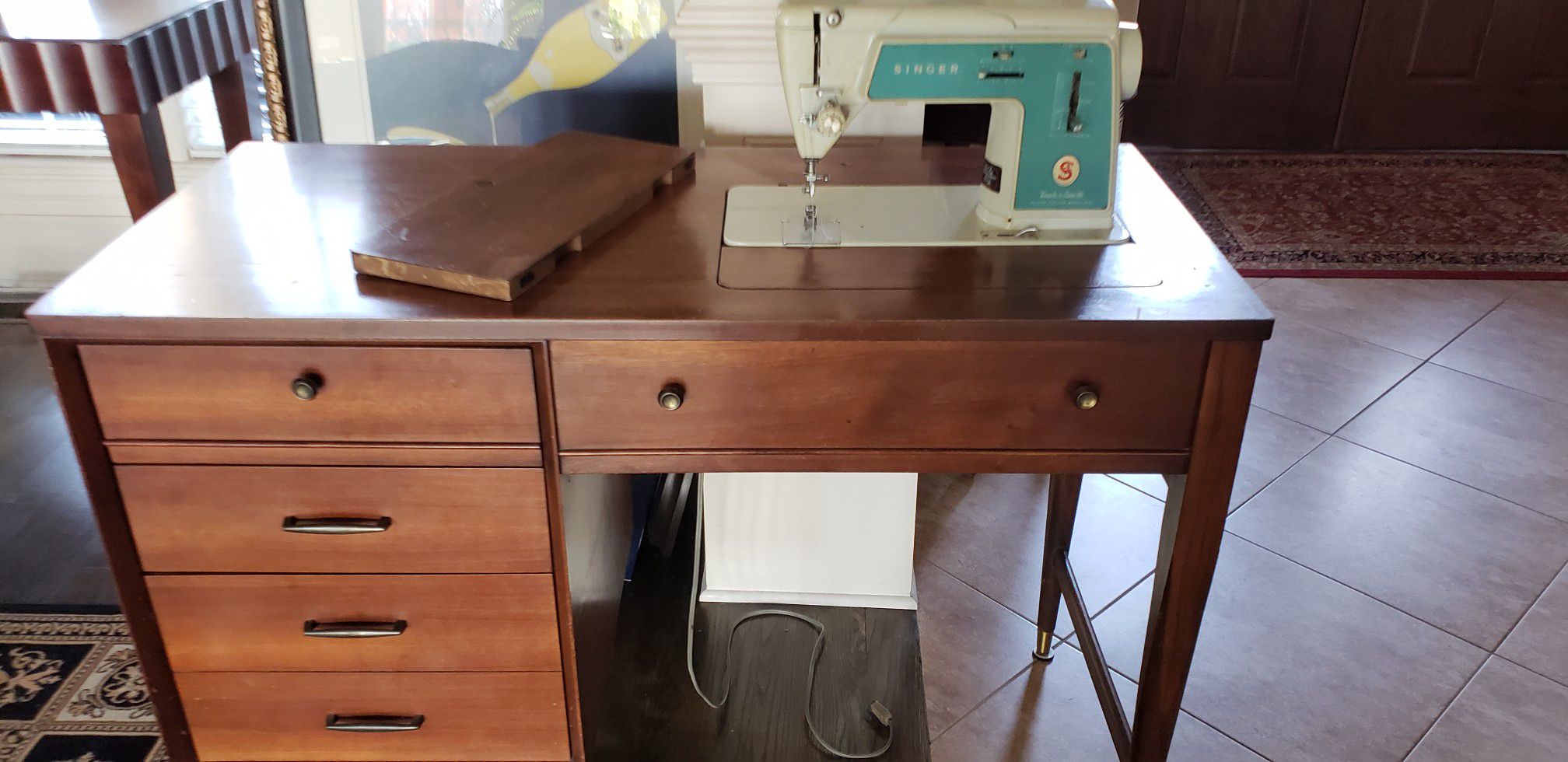 Antique Singer Sewing machine with sewing desk