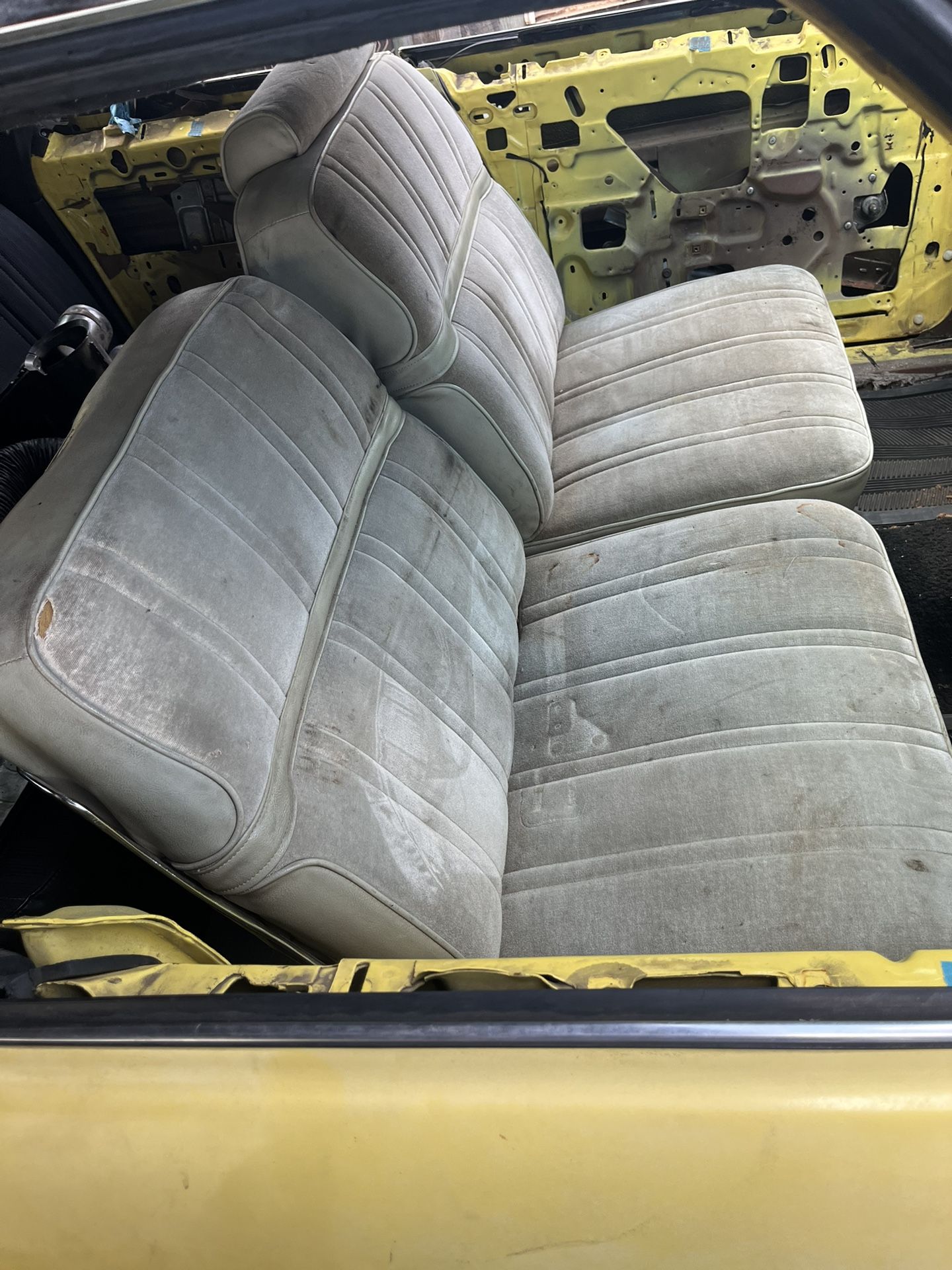 71-76 Impala/Caprice (Front seats) Off A 4 Door