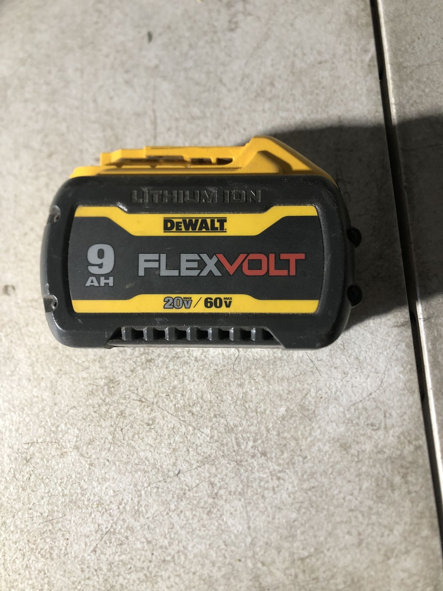 60V Flexvolt 9 Ah Battery