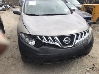 2010 Nissan Murano runs n drives(Parts only)