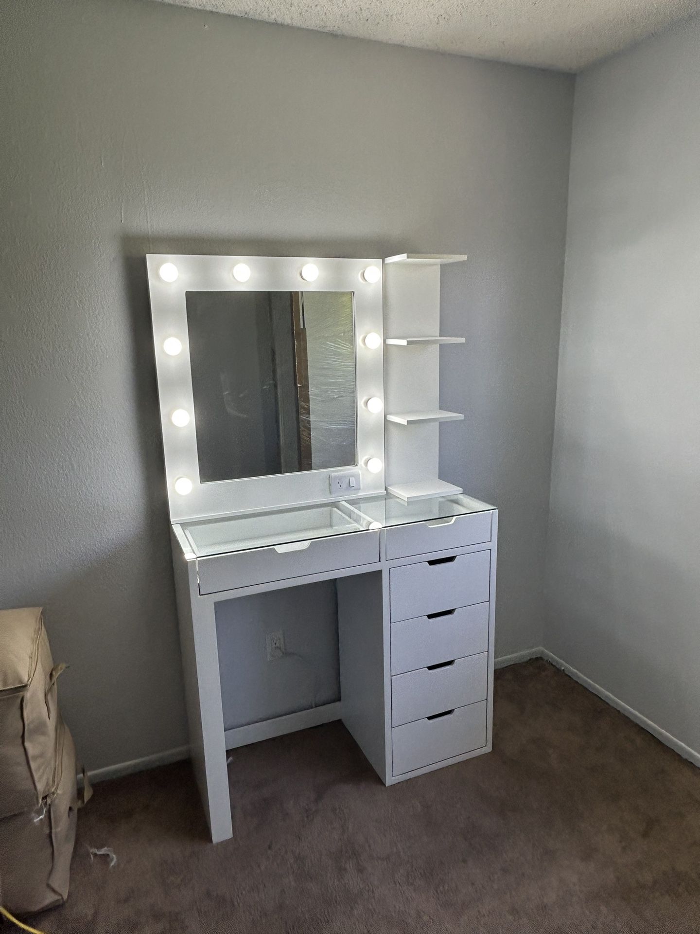 New 40in Makeup Vanity With Hollywood Mirror😍
