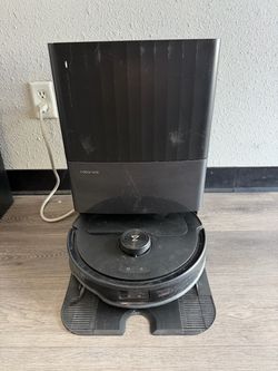Roborock Qrevo Master Robotic Vacuum and mop cleaner
