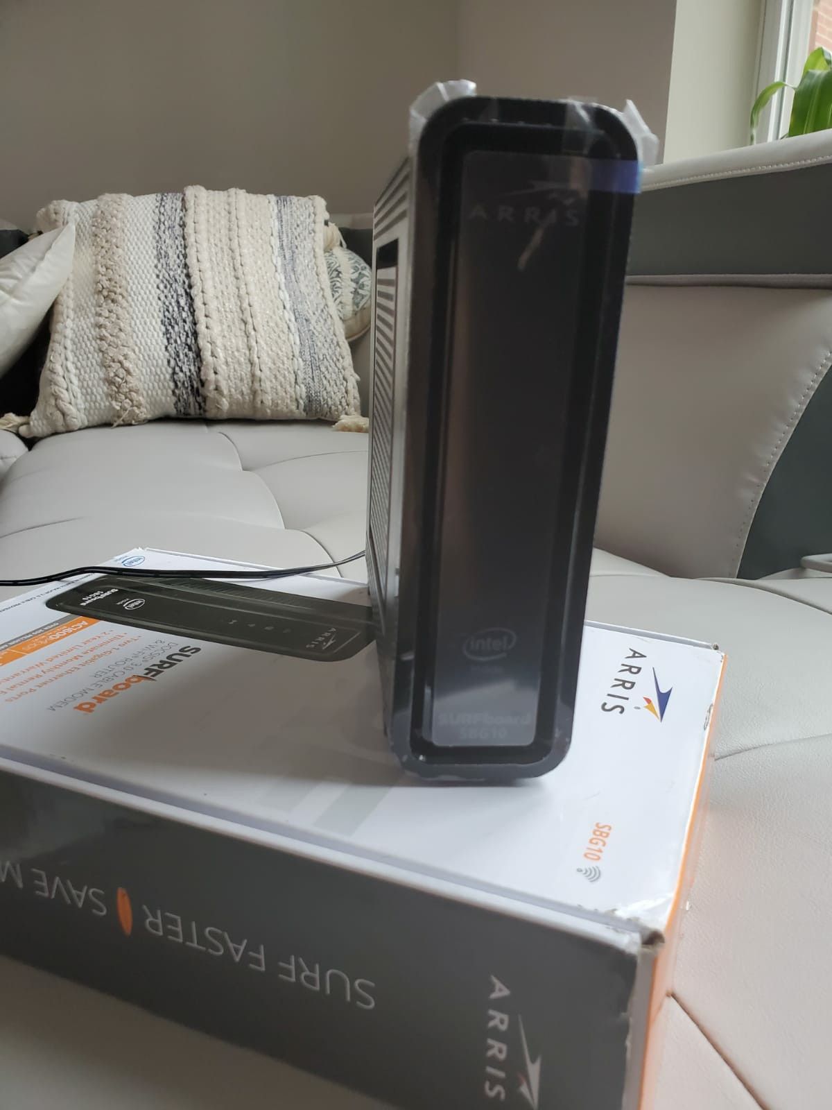 Modem & Wi- Fi Router (ARRIS SBG 10)