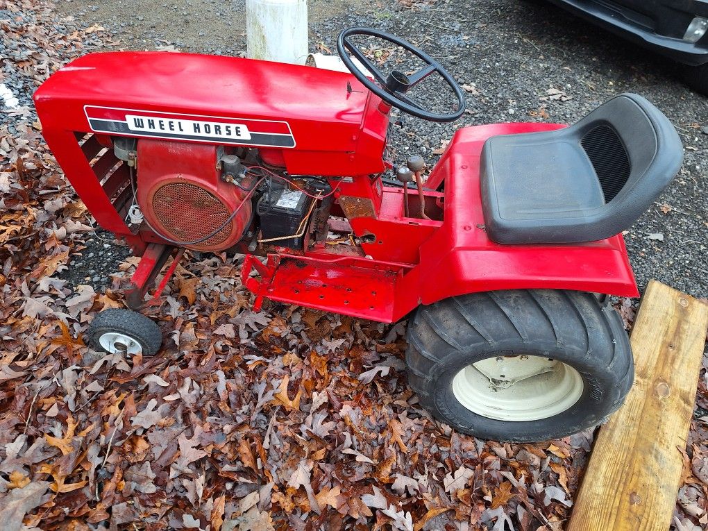 Wheel Horse Pulling Tractor