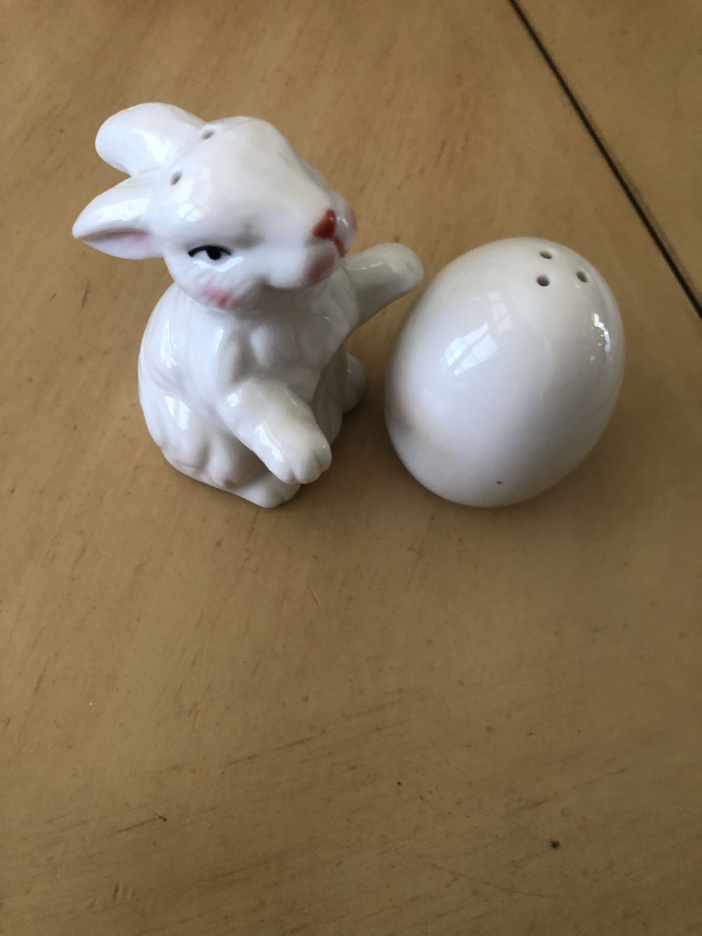 Easter salt and pepper shaker