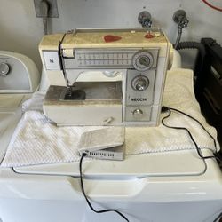 Vintage Necchi sewing Machine, Unknown Condition