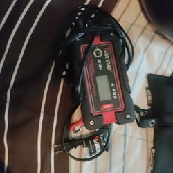 Viking 4 Amp Battery Charger/Maintainer