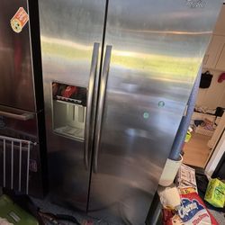 Whirlpool Fridge With Water Dispenser (untested)
