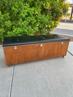 Vintage MCM Lane cedar storage chest bench ( $10 delivery )