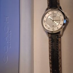 13.7.14.0582 9.580.041 Coach Legacy Women's Silver dial  Women's Watch 