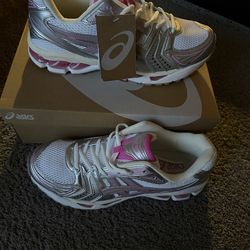 Beige and pink Asics gel sz 12