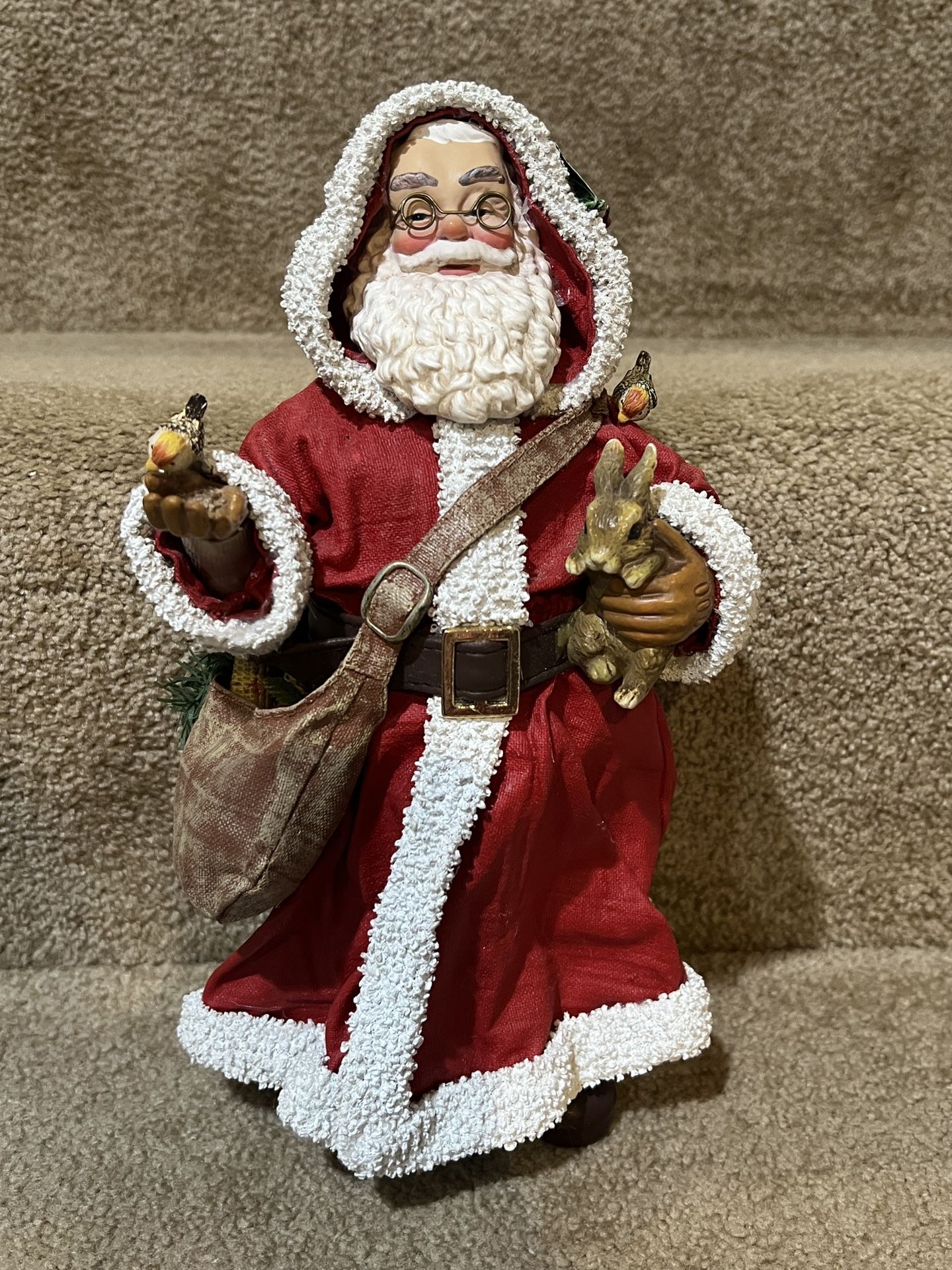 FATHER CHRISTMAS AND FRIENDS CLOTHTIQUE SANTA POSSIBLE DREAMS WOODLAND 954001