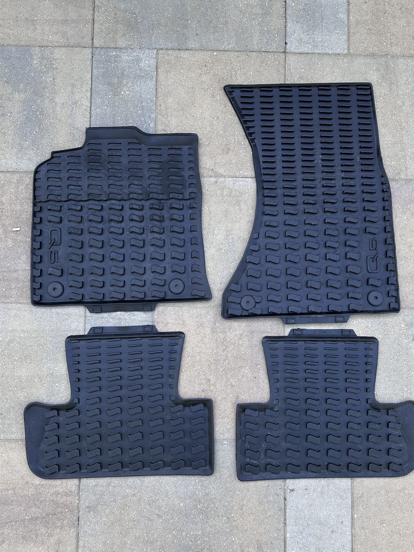 Audi Q5 All Weather Floor Mats Set