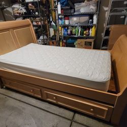Full Size Bed Frame With Trendle Mattress