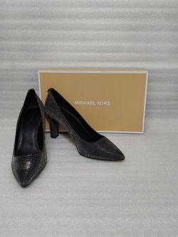 Michael Kors Designer Pumps Heels. New In Box. Authentic. Retail $150. Silver. Size 8 women's shoes