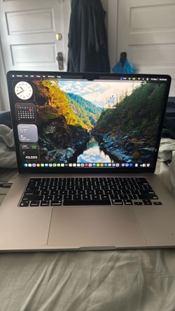 Apple Mac Book M3 15 inch