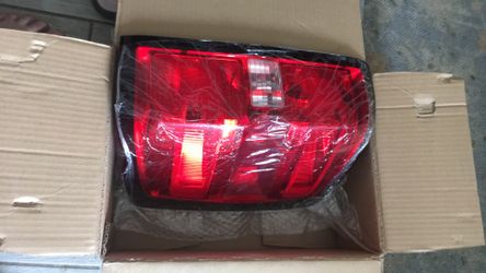 Right Passenger Tail Light Assembly Fits 2016 Chevy Silverado GMC Sierra HD to 2019