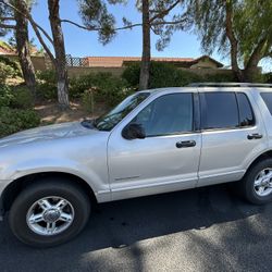 2004 Ford Explorer