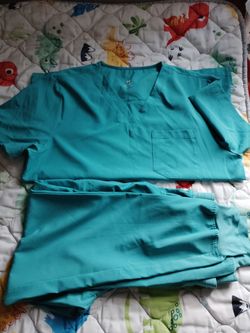 Medium scrub set