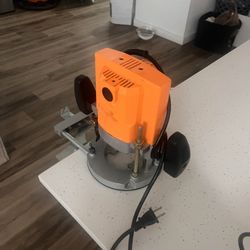 Plunge Router