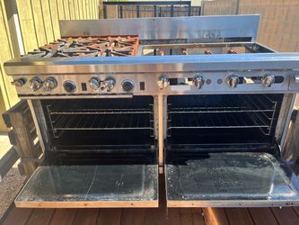 Commercial range / flat top and convection ovens