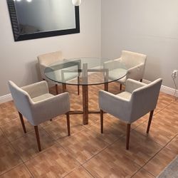 Dinner Table With 4 Chairs