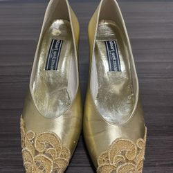 Stuart Weitzman Women's Burgundy Gold Leather Patent Shoes, Size 10W, 3in Heel