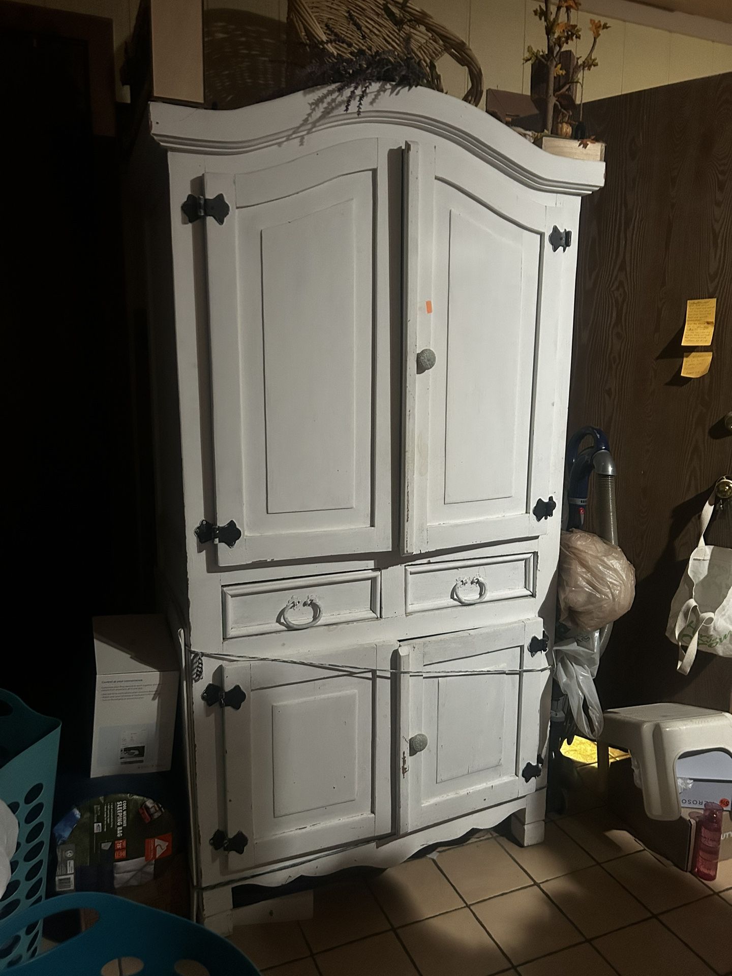 Armoire