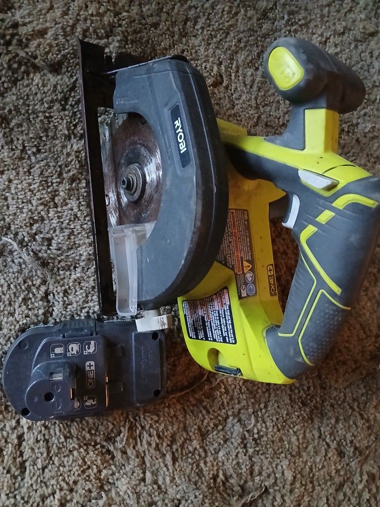 3 TOOLS 1 Battery