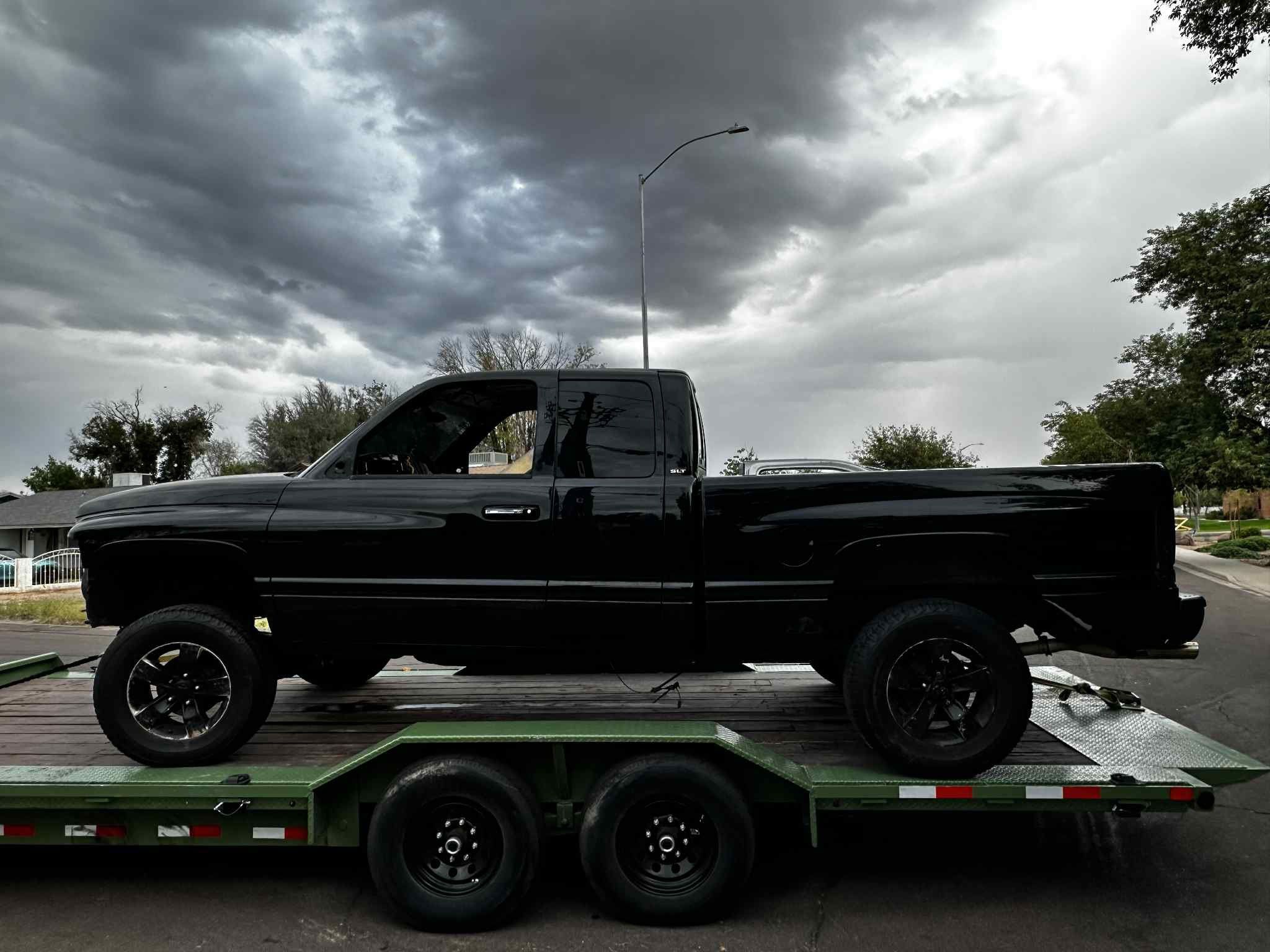 2000 Dodge Ram 1500 5.9 4X4 168K miles Black For Parts