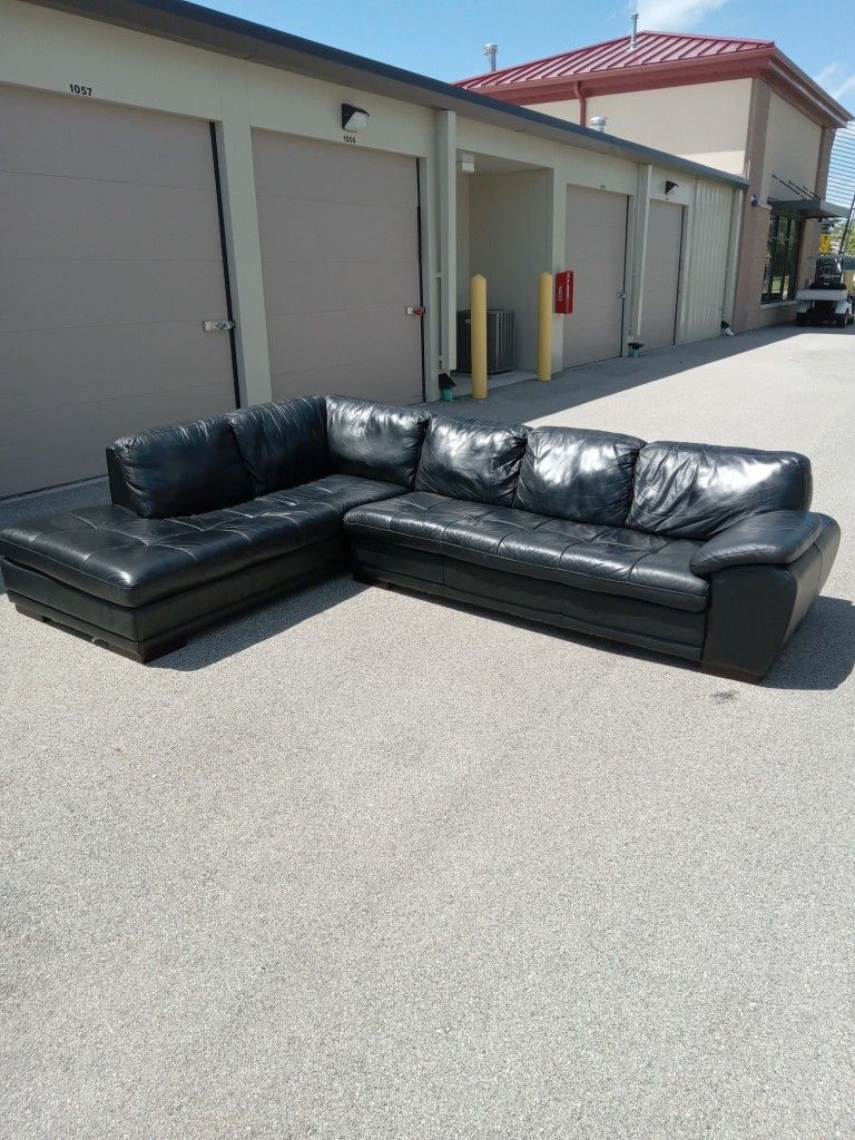 Top Grain Italian Leather Sectional - Free Delivery - Good Condition