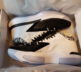 Jordan ZION 1 Basketball Shoes SIZE 10
