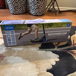 Jetson Moonbeam Deluxe Light-Up Kick Scooter Brand New Never touched Sealed